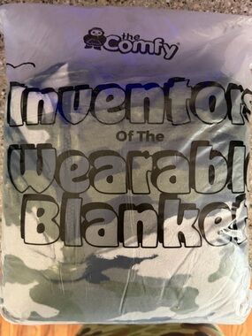 The Comfy Men's or Women’s Camo Lightweight Shirt Jacket - Green